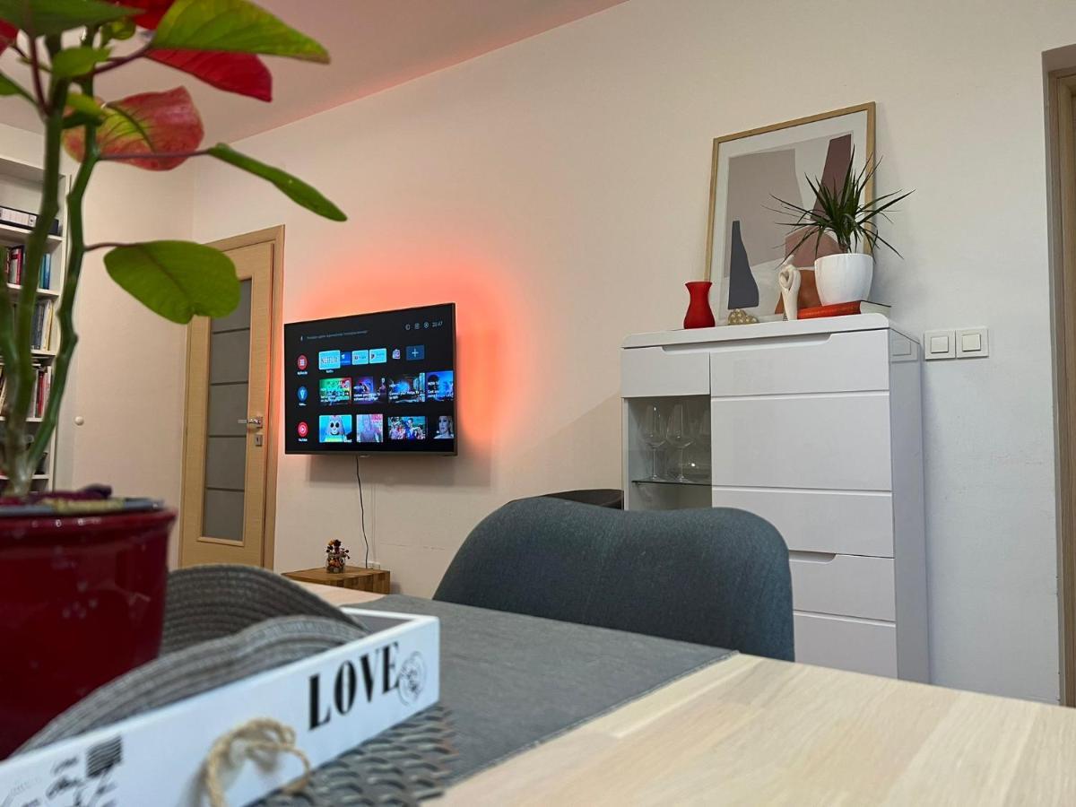 Mm Split Apartment - 5 Min By Car To The Beach & City Center - Free Public Parking Exterior photo
